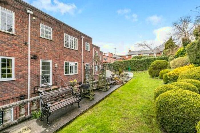 2 Bedroom Flat To Rent In Quarry Street, Guildford, GU1