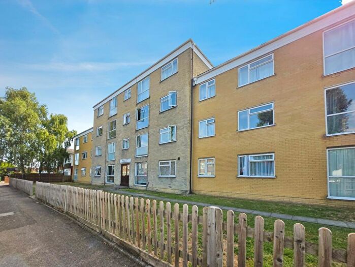 1 Bedroom Flat To Rent In Birch Court, Thicket Road, Sutton, SM1