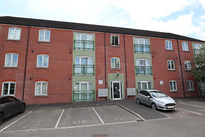 2 Bedroom Flat For Sale In Riverside Drive, Lincoln, LN5