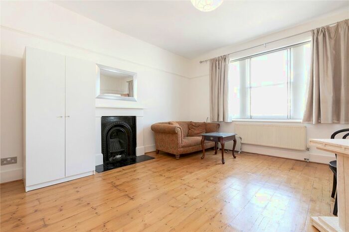 Studio To Rent In Elsham Road, London, W14