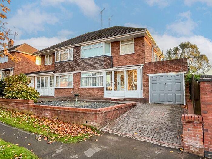 3 Bedroom Semi-Detached House For Sale In Brownswall Road, Brownswall Estate, DY3