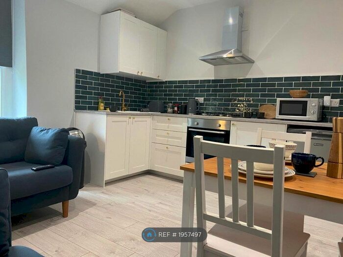 2 Bedroom Flat To Rent In West Road, Buxton, SK17