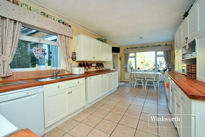 5 Bedroom Detached House For Sale In Kingsmead Avenue, Worcester Park, KT4