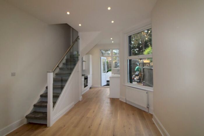 1 Bedroom Maisonette To Rent In Burford Gardens, Palmers Green, N13