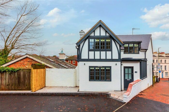 3 Bedroom Detached House To Rent In Frant Road, Tunbridge Wells, Kent, TN2