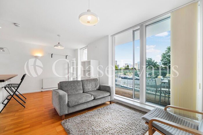 2 Bedroom Flat To Rent In Silver Wharf, Ursula Gould Way, Canary Wharf, London, E14