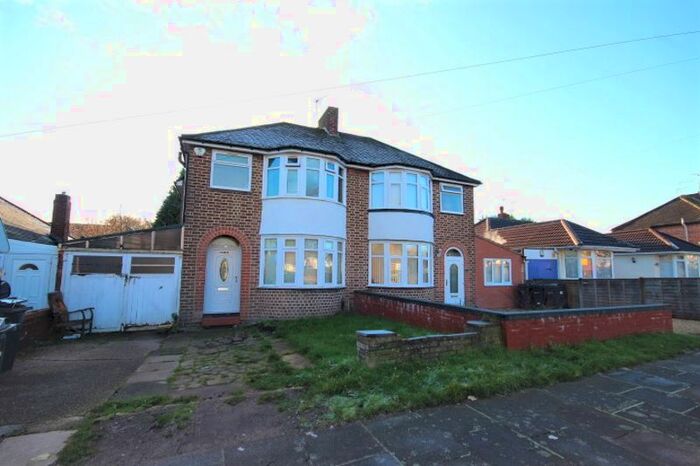 3 Bedroom Semi-Detached House To Rent In Heathway Road, Hodge Hill, B34