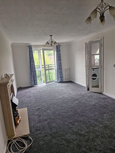 1 Bedroom Flat To Rent In Foxley Lane, Purley, CR8