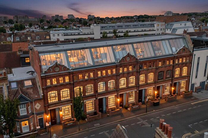 3 Bedroom Terraced House For Sale In Stoneham Road, Hove, BN3