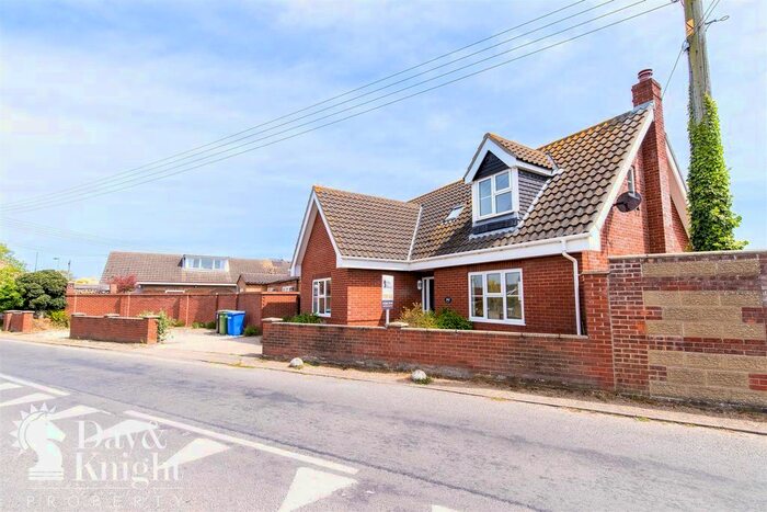 3 Bedroom Detached House For Sale In Rushmere Road, Carlton Colville, Lowestoft, NR33