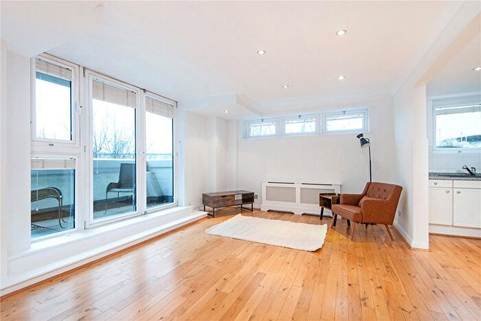 2 Bedroom Flat To Rent In Blazer Court, St John's Wood Road, St John's Wood, London, NW8