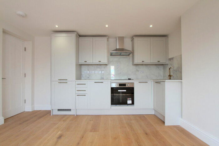 2 Bedroom Apartment To Rent In Butchers Row, Banbury, Oxon, OX16