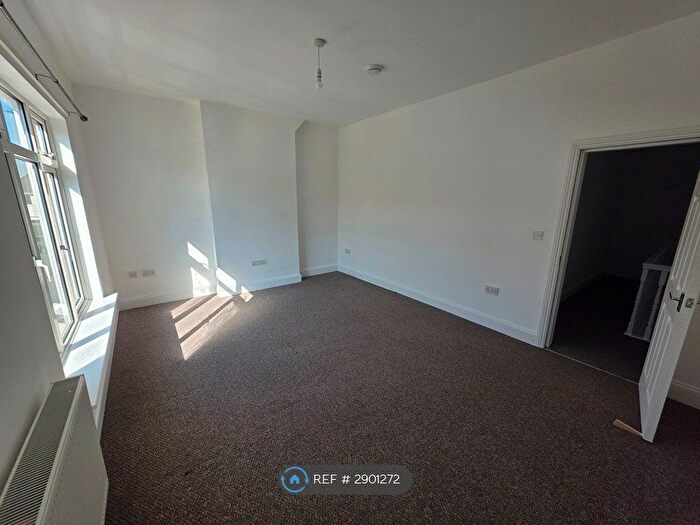 3 Bedroom Semi-detached House To Rent In Beaconsfield Road, Deeside, CH5