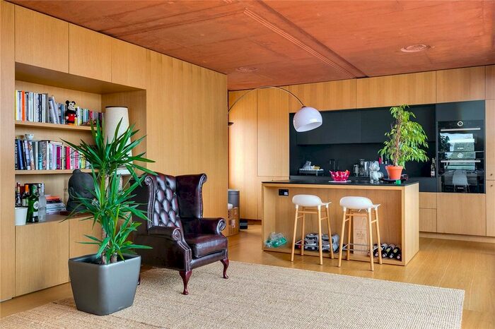 3 Bedroom Flat To Rent In Upper Street, Islington Central, N1