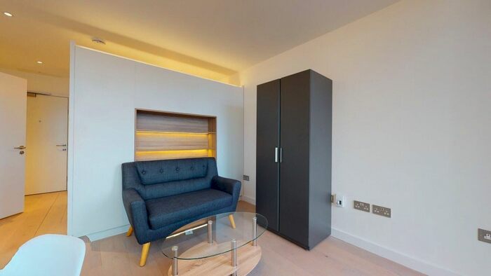 Studio To Rent In Highgate Hill, London, N19