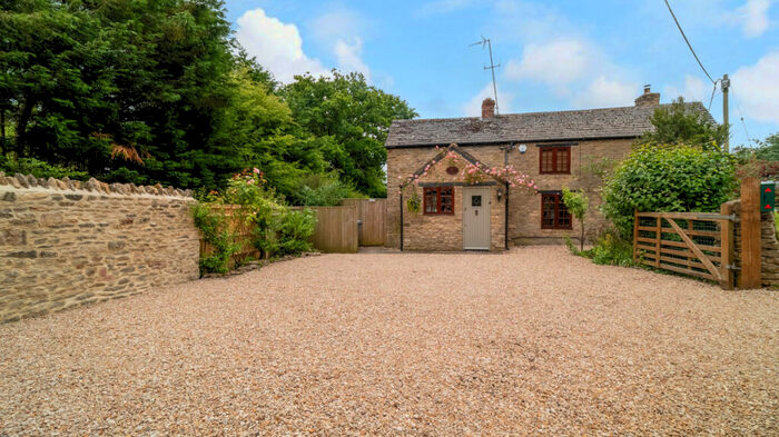 3 Bedroom Cottage For Sale In Witney Road Finstock Chipping Norton, Oxfordshire, OX7
