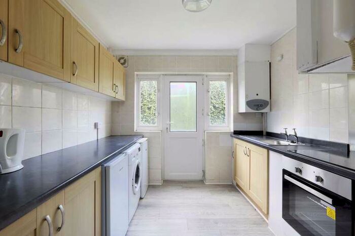 2 Bedroom Flat To Rent In Park Crescent Place, Brighton, BN2