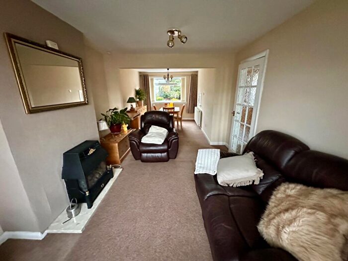 3 Bedroom Semi-Detached House For Sale In Westburn Crescent, Clydebank, Dunbartonshire, G81