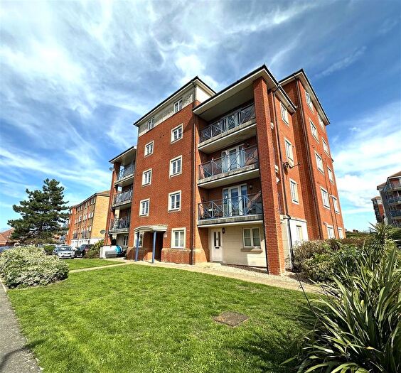 3 Bedroom Flat To Rent In St. Kitts Drive, Eastbourne, BN23