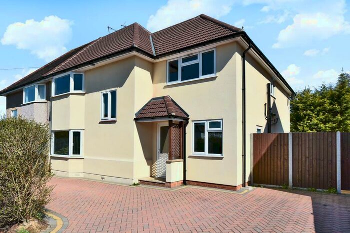 1 Bedroom Apartment To Rent In Slough, Berkshire, SL1