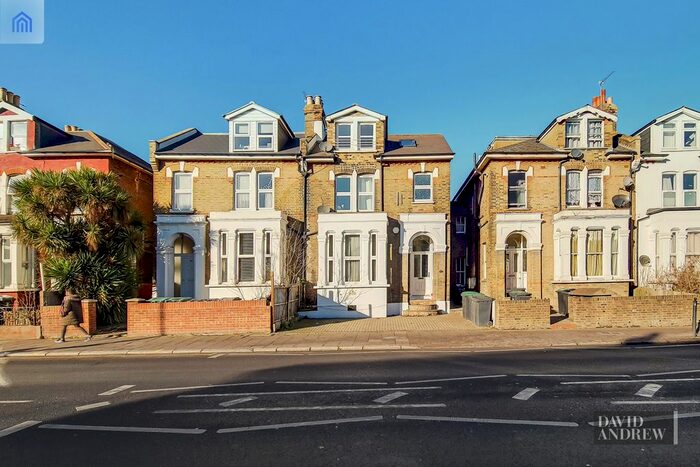 2 Bedroom Flat To Rent In Lordship Lane, London, N22