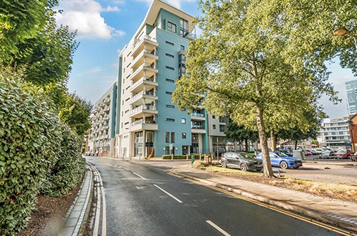 2 Bedroom Flat For Sale In Ocean Way, Ocean Village, Southampton, Hampshire, SO14