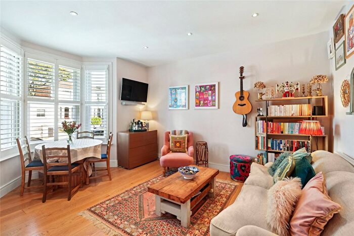 2 Bedroom Flat For Sale In Cathnor Road, London, W12