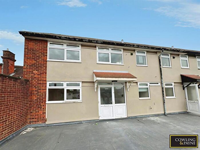 4 Bedroom Flat To Rent In High Street, Ingatestone, CM4