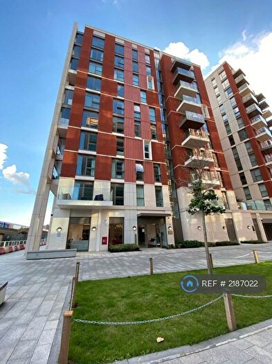 2 Bedroom Flat To Rent In Kennedy Building, London, SW11
