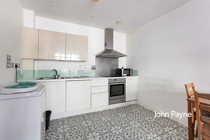 2 Bedroom Flat To Rent In Union Park, London, SE10