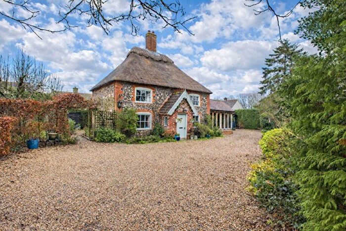 4 Bedroom Barn Conversion For Sale In Thetford Road, Coney Weston, IP31