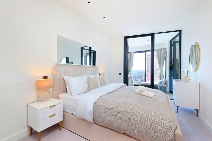 1 Bedroom Flat To Rent In Nine Elms Lane, New Covent Garden, SW8