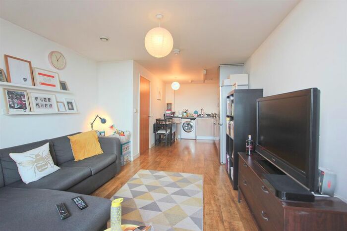 1 Bedroom Flat To Rent In Quaker's Place, London, E7