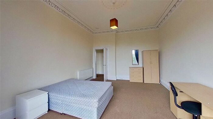 4 Bedroom Flat To Rent In Morningside Road, Edinburgh, EH10