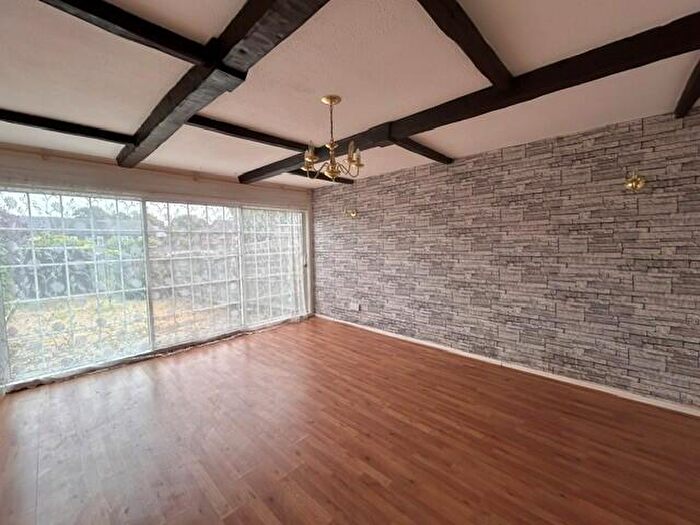 3 Bedroom Property To Rent In Woodbridge ClLose, Luton, Beds, LU4