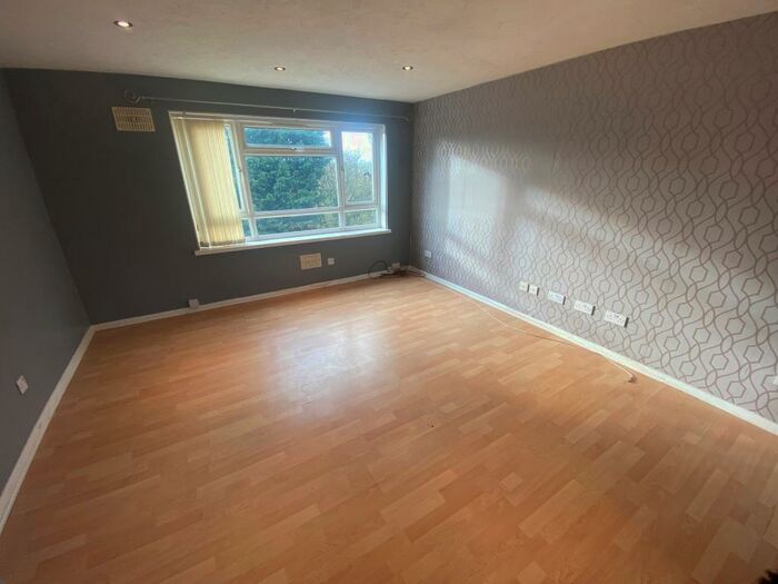 2 Bedroom Flat To Rent In Kitwell Lane, Bartley Green, B32