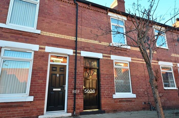 2 Bedroom Flat To Rent In Walden Street, Castleford, WF10