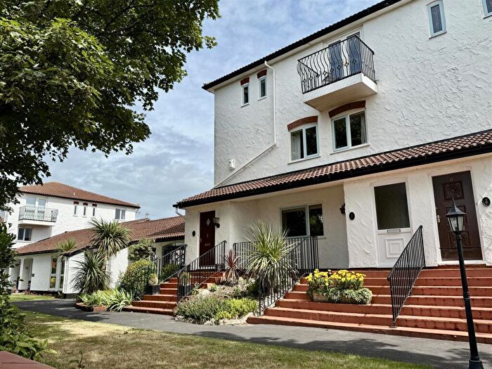 2 Bedroom Maisonette For Sale In Seville Court, Clifton Drive, Lytham, FY8