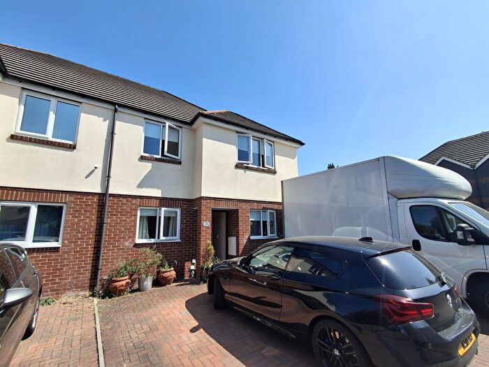 3 Bedroom Semi-Detached House To Rent In Poets Mews, Luton, LU4