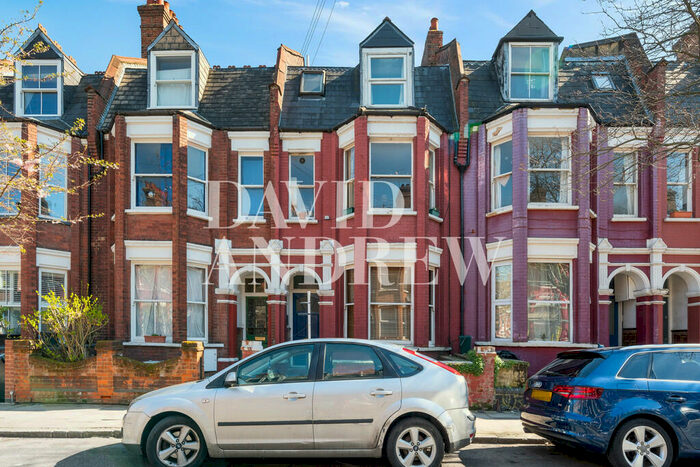 2 Bedroom Apartment To Rent In Birnam Road, N4