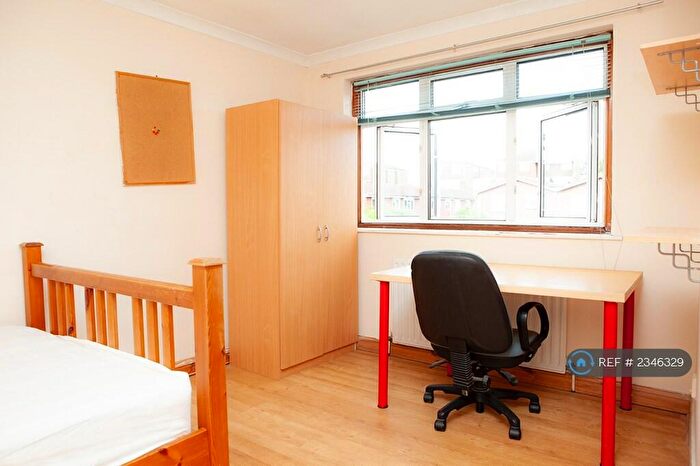 4 Bedroom Terraced House To Rent In Britannia Road, Kingston Upon Thames, KT5