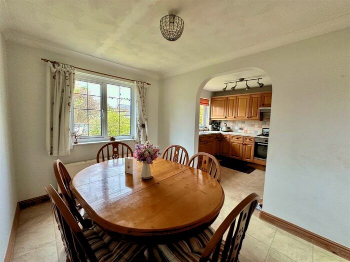 3 Bedroom Semi-Detached Bungalow For Sale In St. Michaels Close, Shalfleet, Newport, PO30