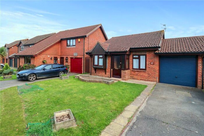 2 Bedroom Bungalow To Rent In Knights Garden, Hailsham, East Sussex, BN27