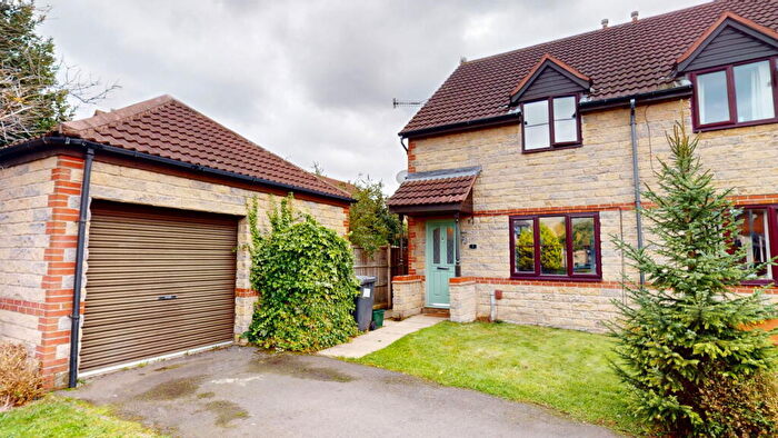 3 Bedroom Semi-Detached House For Sale In Orchard Close, Kirk Sandall, DN3