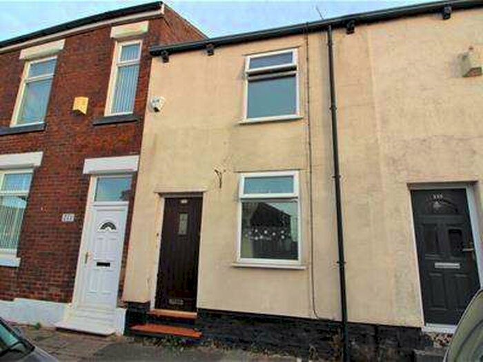 2 Bedroom Town House To Rent In Lumn Road, Hyde, SK14