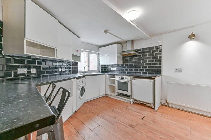 1 Bedroom Flat For Sale In Sydenham Road, Croydon, CR0