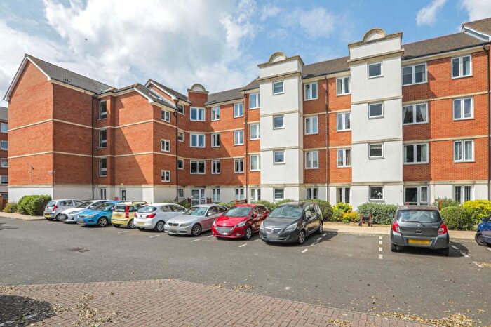 2 Bedroom Flat For Sale In Harold Road, Margate, CT9