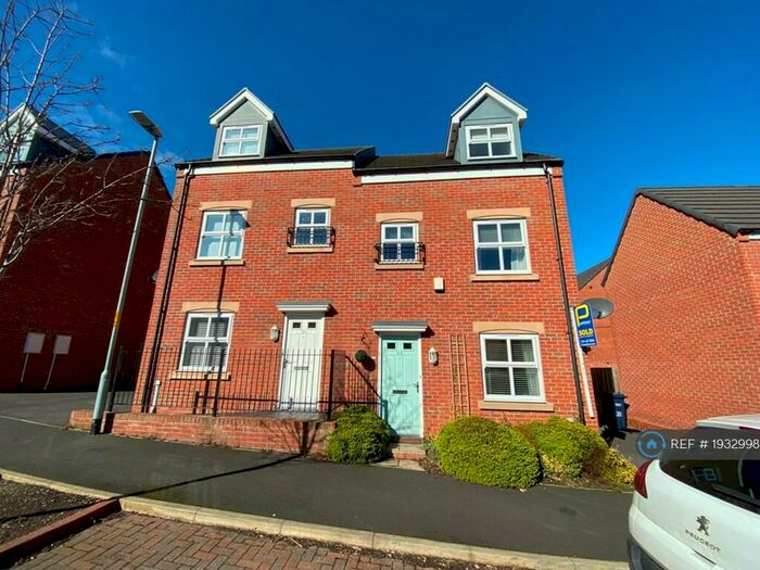 3 Bedroom Semi-Detached House To Rent In Fleetwood Way, Gateshead, NE8