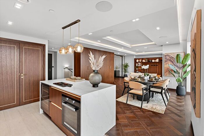 2 Bedroom Flat For Sale In The Penthouse, Viadux, Deansgate, Manchester, M1