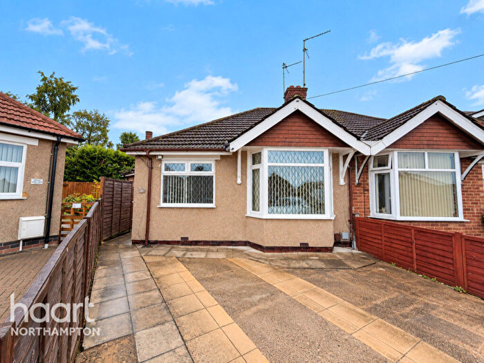 3 Bedroom Semi-Detached Bungalow For Sale In Trevor Close, Northampton, NN5